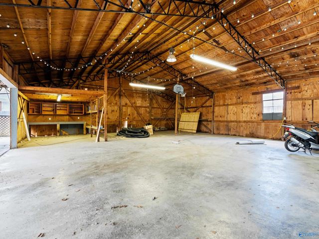 303 Wheeler Street NW, Hartselle, AL 35640