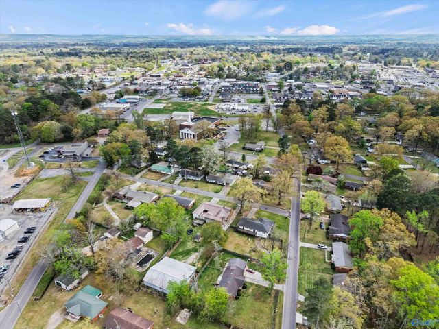 303 Wheeler Street NW, Hartselle, AL 35640