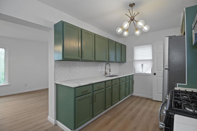 825 E 43rd Place, Gary, IN 46409