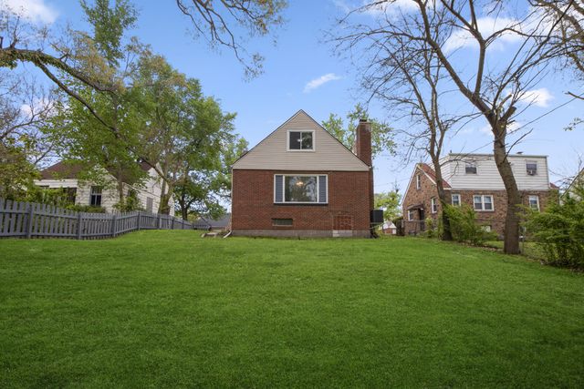 825 E 43rd Place, Gary, IN 46409