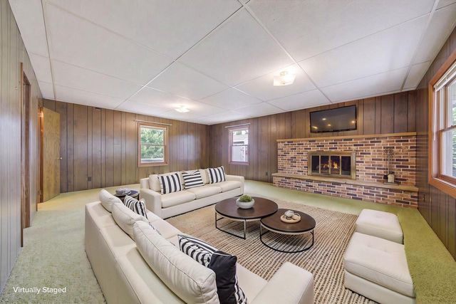 W160N9756 Colonial DRIVE, Germantown, WI 53022