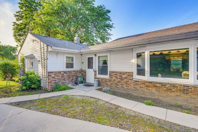 W160N9756 Colonial DRIVE, Germantown, WI 53022