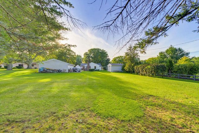 W160N9756 Colonial DRIVE, Germantown, WI 53022