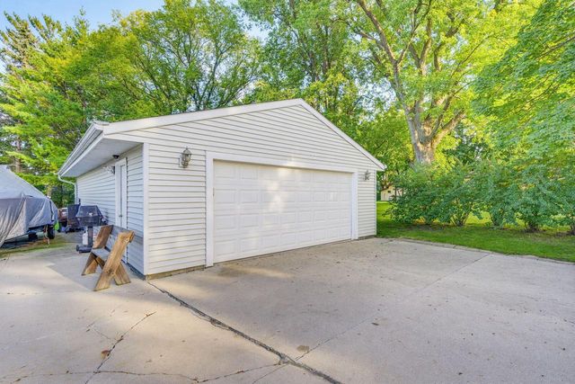 W160N9756 Colonial DRIVE, Germantown, WI 53022