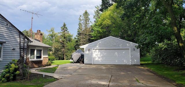 W160N9756 Colonial DRIVE, Germantown, WI 53022