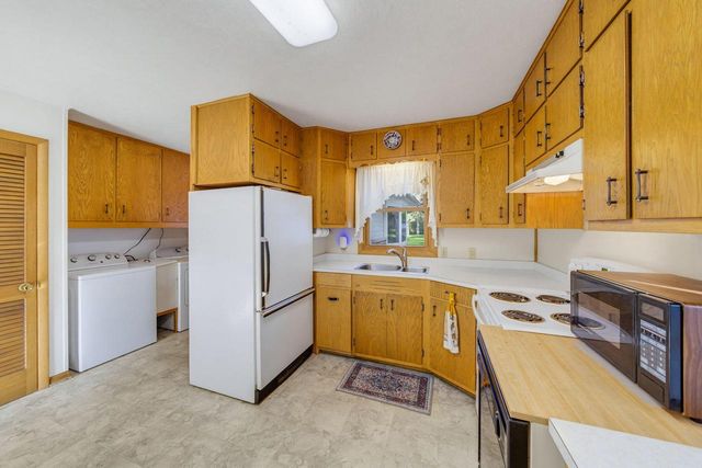 W160N9756 Colonial DRIVE, Germantown, WI 53022