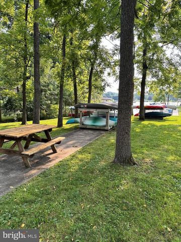 12 LONGSTREET DR, East Berlin, PA 17316