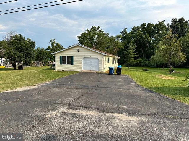 12 LONGSTREET DR, East Berlin, PA 17316