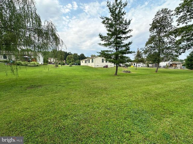 12 LONGSTREET DR, East Berlin, PA 17316