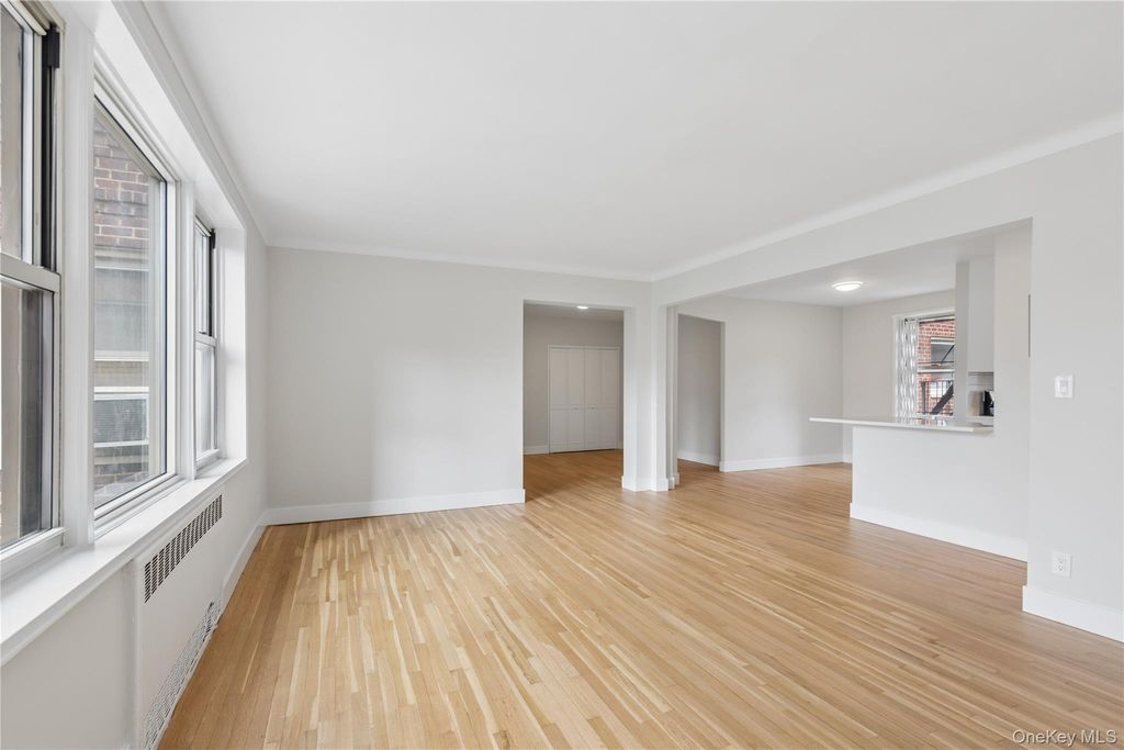 68-61 Yellowstone Boulevard 610, Forest Hills, NY 11375 — photo 2