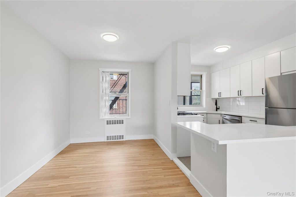 68-61 Yellowstone Boulevard 610, Forest Hills, NY 11375 — photo 3