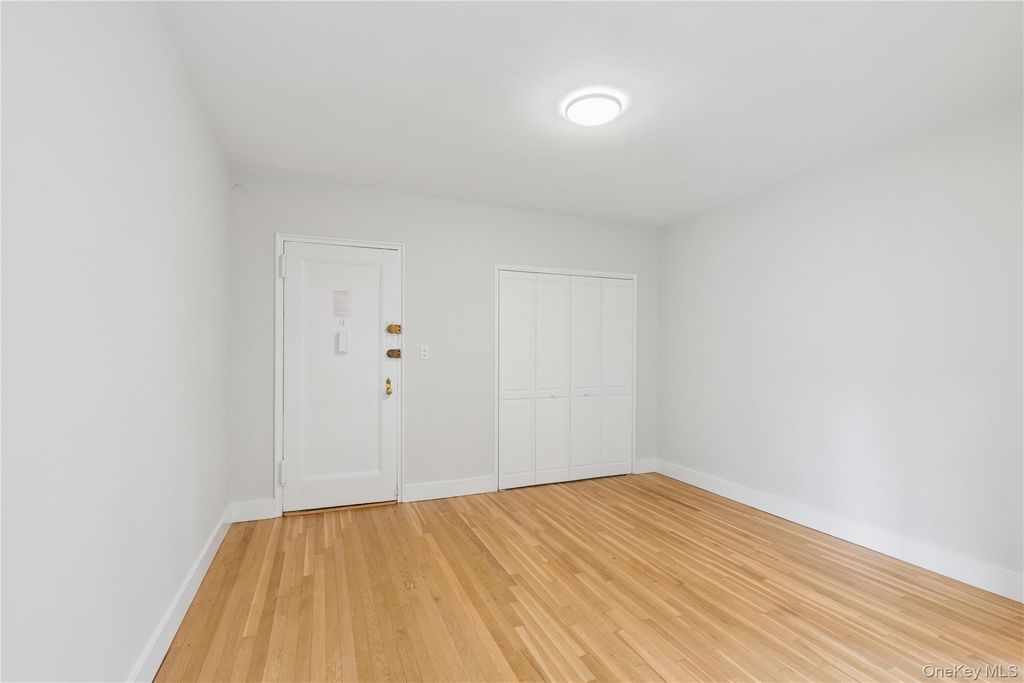 68-61 Yellowstone Boulevard 610, Forest Hills, NY 11375 — photo 4