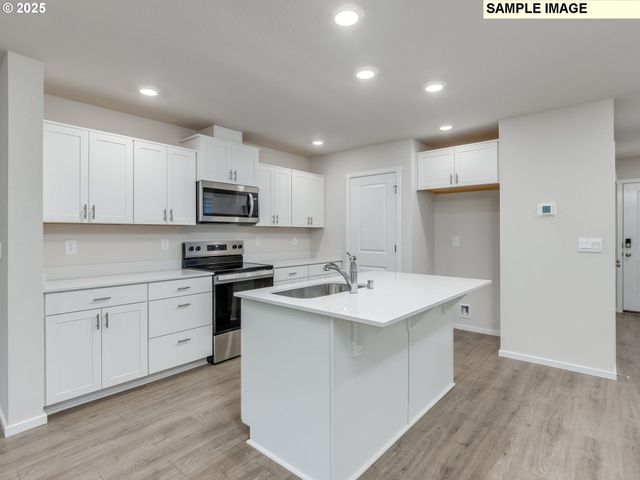 17745 Se QUARRY Dr, Vancouver, WA 98683