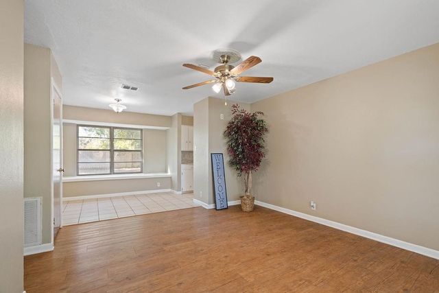 811 W Avenue I Ave, Kingsville, TX 78363