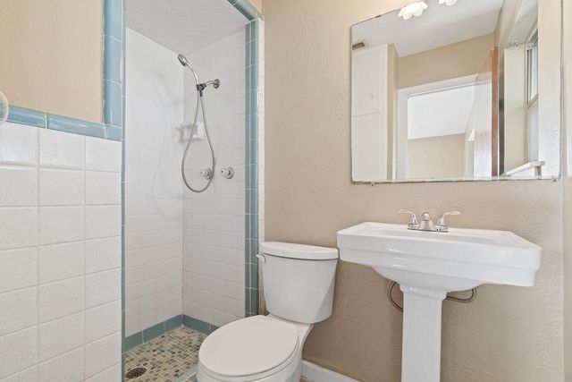 811 W Avenue I Ave, Kingsville, TX 78363