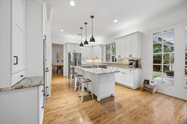 5732 Longmont Lane, Houston, TX 77057