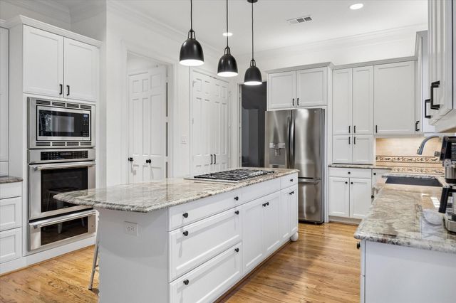 5732 Longmont Lane, Houston, TX 77057