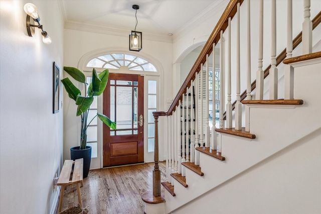 5732 Longmont Lane, Houston, TX 77057
