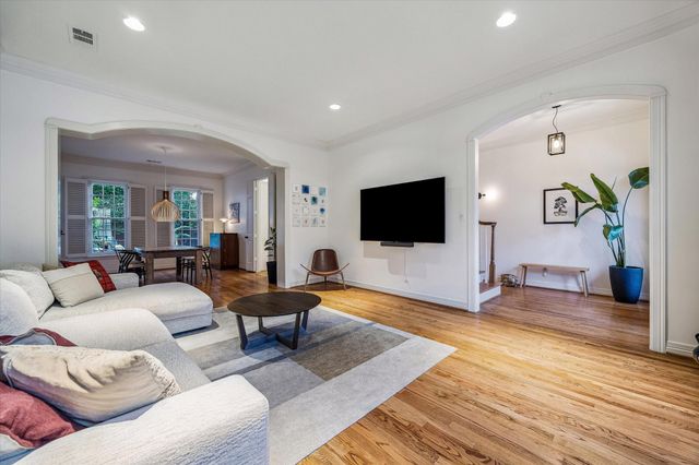 5732 Longmont Lane, Houston, TX 77057