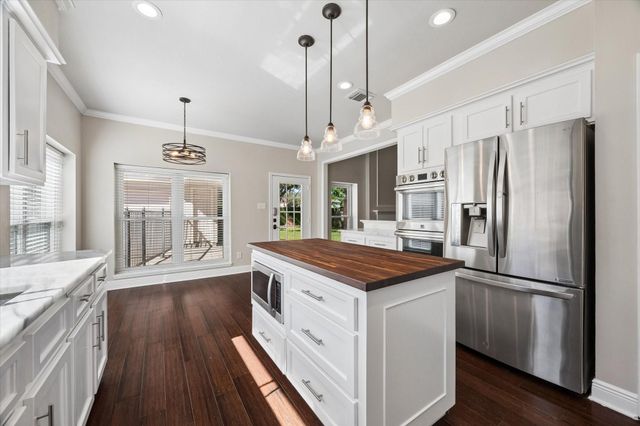 2209 Summer Reef Drive, League City, TX 77573