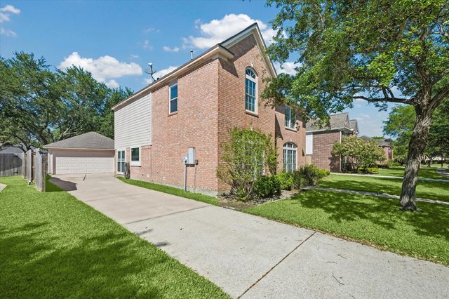 2209 Summer Reef Drive, League City, TX 77573