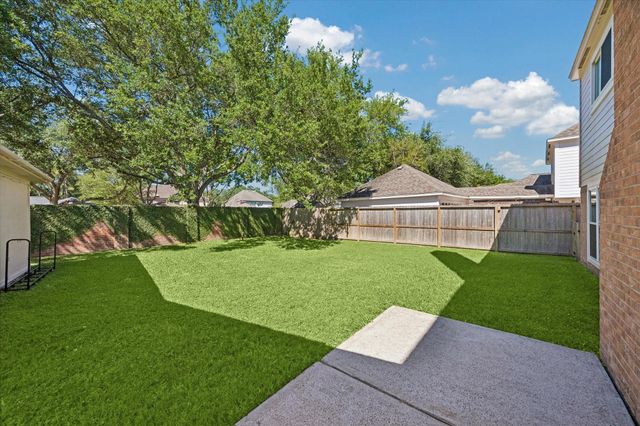 2209 Summer Reef Drive, League City, TX 77573