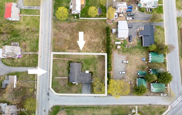 26 4th Avenue, Warrensburg, NY 12885