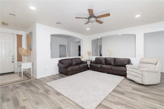13502 Bentwood, Oak Hills, CA 92344