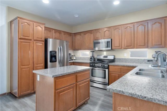 13502 Bentwood, Oak Hills, CA 92344