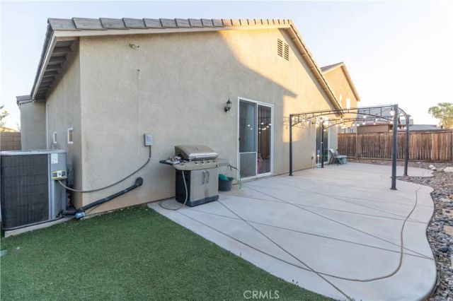 13502 Bentwood, Oak Hills, CA 92344