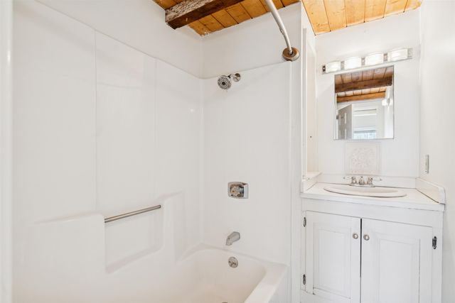 18 Elm Street, Norwich, VT 05055