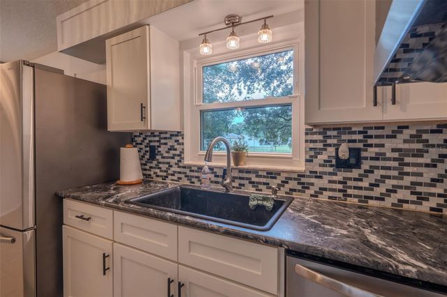 1049 BIRCH BOULEVARD, Tavares, FL 32778