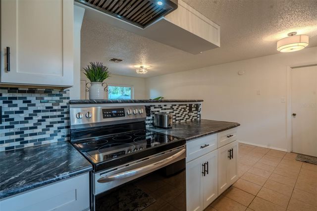 1049 BIRCH BOULEVARD, Tavares, FL 32778