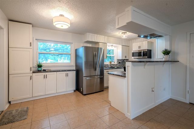 1049 BIRCH BOULEVARD, Tavares, FL 32778
