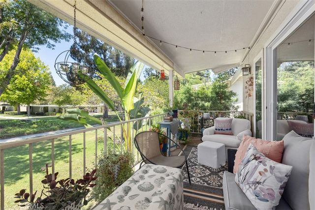 82 Calle Aragon S, Laguna Woods, CA 92637
