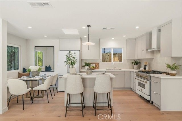 4021 Beethoven, Los Angeles, CA 90066