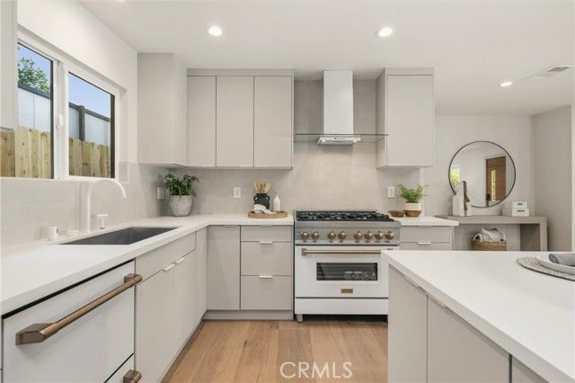 4021 Beethoven, Los Angeles, CA 90066