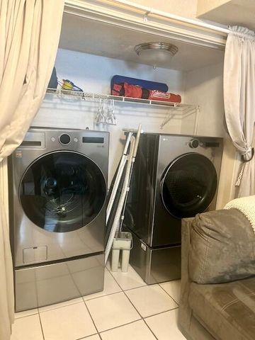 727 Penn Street Apt 2, West Palm Beach, FL 33401