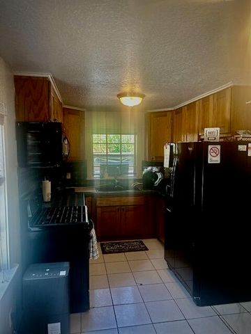 727 Penn Street Apt 2, West Palm Beach, FL 33401