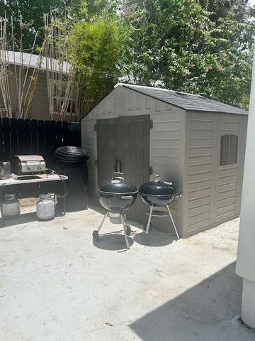 727 Penn Street Apt 2, West Palm Beach, FL 33401