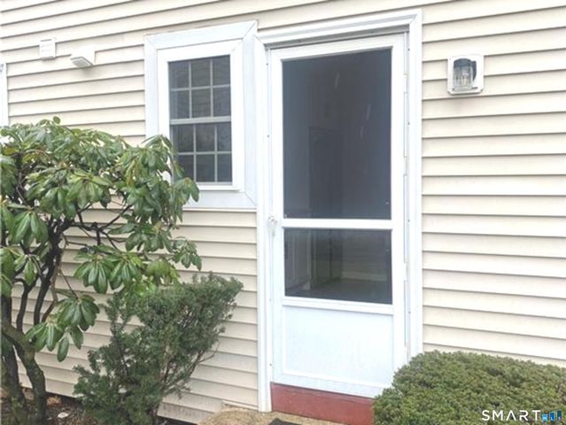 1283 Hope Street APT 3, Stamford, CT 06907