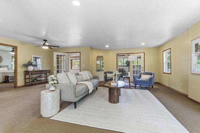 W207S8286 Hillendale DRIVE, Muskego, WI 53150