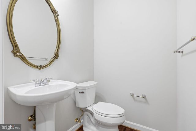 6417 MORVEN PARK LN, Gainesville, VA 20155