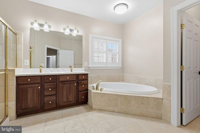 6417 MORVEN PARK LN, Gainesville, VA 20155