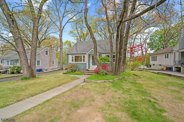 34 Zimmer Ave, Midland Park Boro, NJ 07432