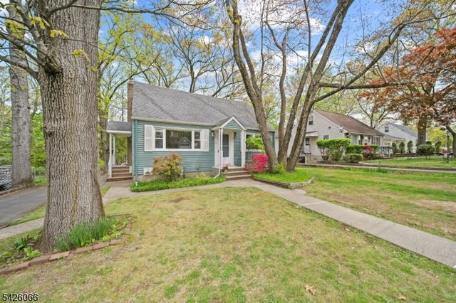 34 Zimmer Ave, Midland Park Boro, NJ 07432
