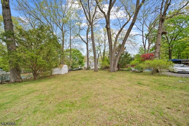 34 Zimmer Ave, Midland Park Boro, NJ 07432