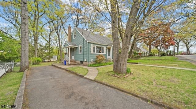 34 Zimmer Ave, Midland Park Boro, NJ 07432