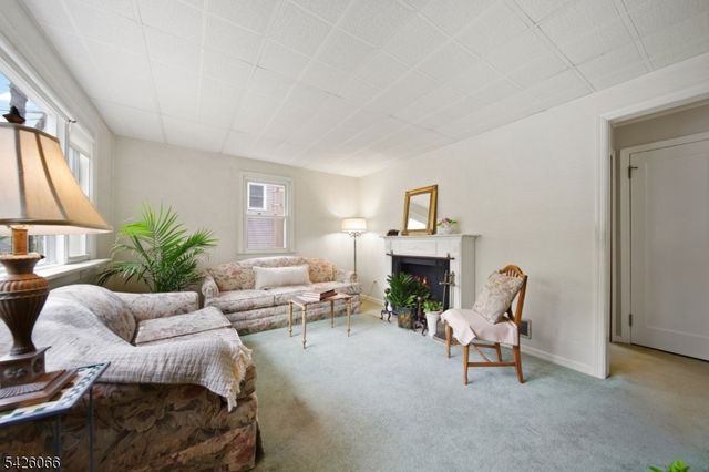 34 Zimmer Ave, Midland Park Boro, NJ 07432
