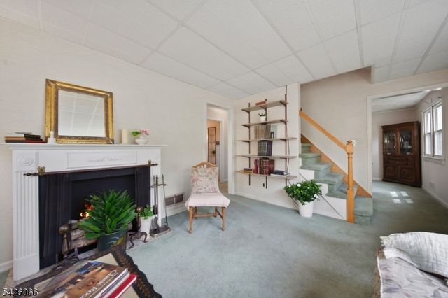 34 Zimmer Ave, Midland Park Boro, NJ 07432